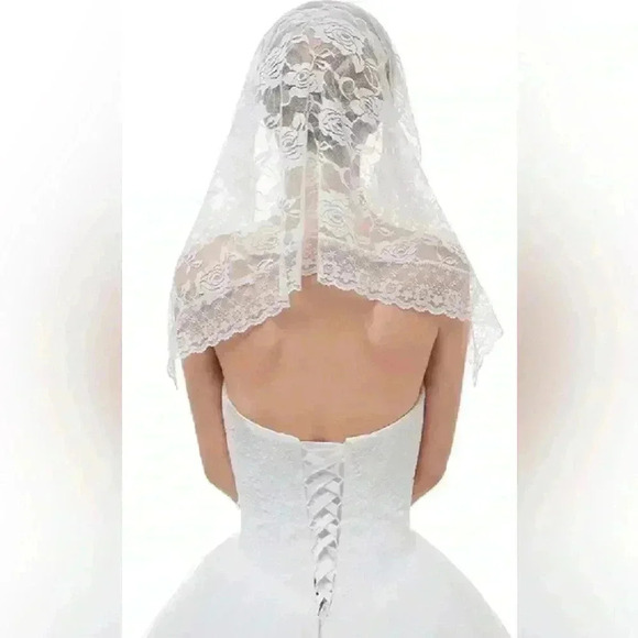 Wedding Bridal Short Lace White Veil Shoulder Length Applique Lace Edge - Picture 4 of 10